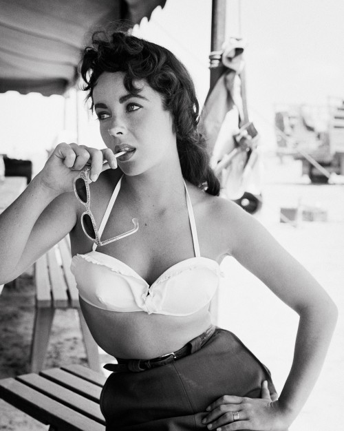 Elizabeth Taylor with Sunglasses for "Giant"